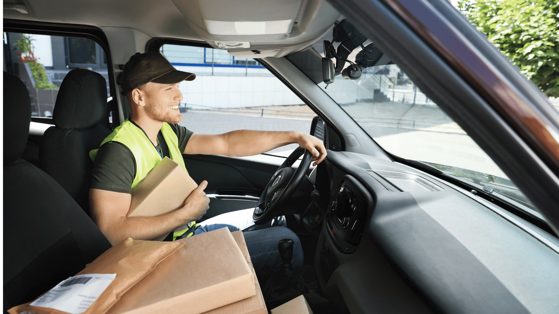 Arabalı Kurye mi, Moto Kurye mi? Doğru Karar Rehberi